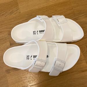 White Birkenstock Arizona EVA shoe. Size 37 (6-6.5 US sizing). New in box